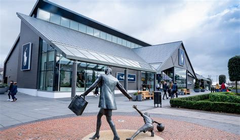 cheshire oaks designer outlet online.